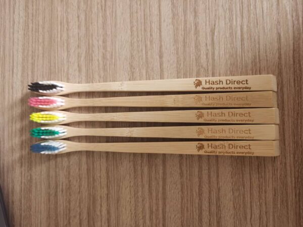 Brushes different colours